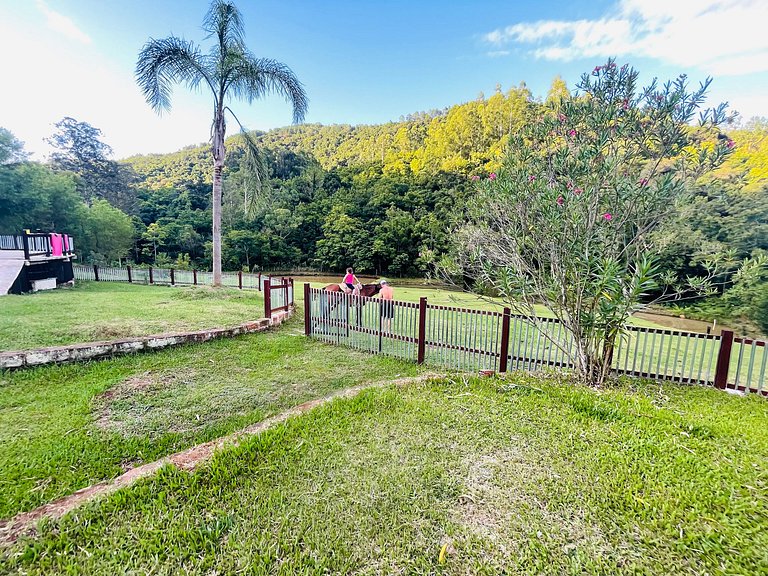 Apto 2 suites com hidro e cozinha Refugio da Serra Canela