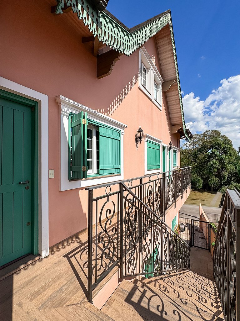 Apto 2 Quartos Centro Gramado – Bella Serra 205