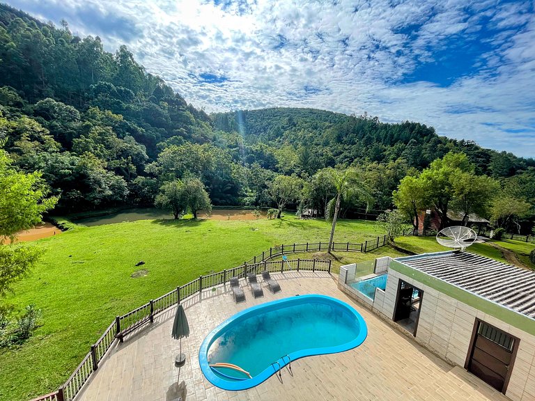 Apto 2 suites com hidro e cozinha Refugio da Serra Canela