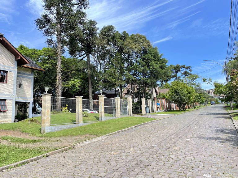 Suíte casal Apto 304 em Canela | Pousada Bella Serra