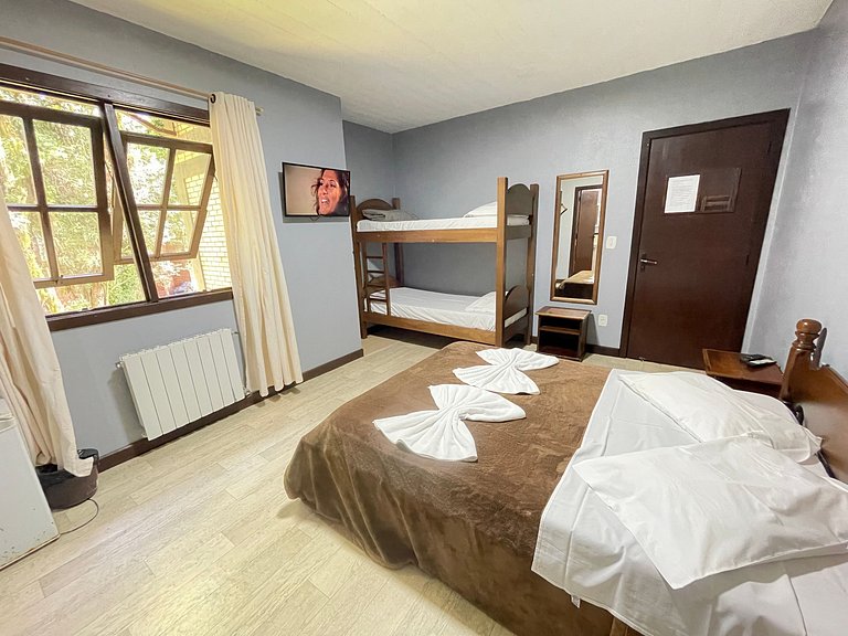 Suíte casal Apto 304 em Canela | Pousada Bella Serra