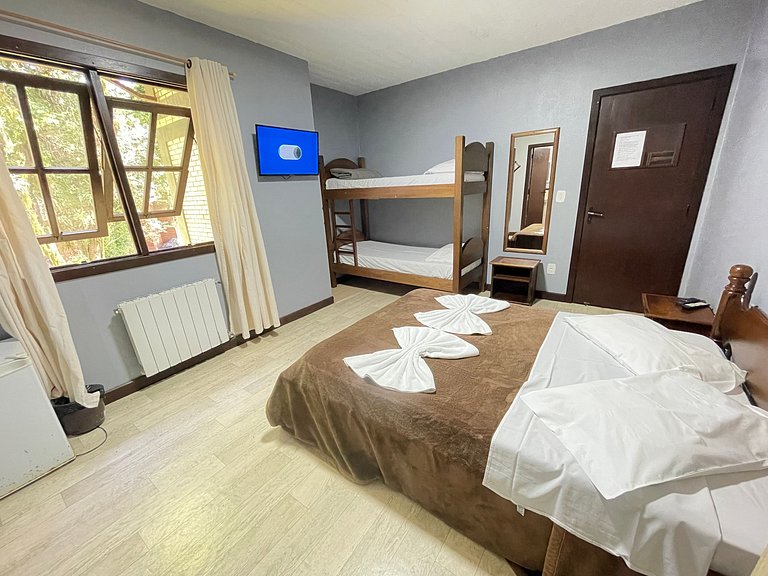 Suíte casal Apto 304 em Canela | Pousada Bella Serra