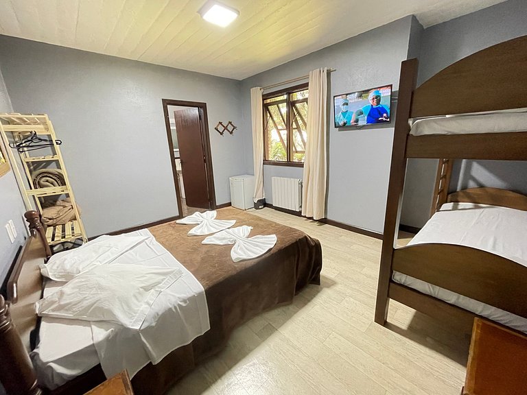 Suíte casal Apto 304 em Canela | Pousada Bella Serra