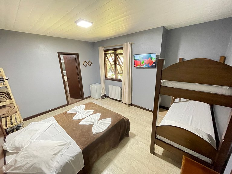 Suíte casal Apto 304 em Canela | Pousada Bella Serra